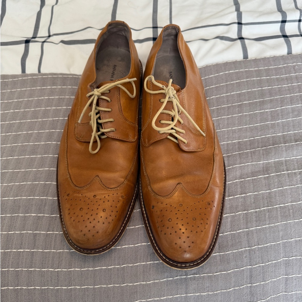 Banana Republic Tan Leather Oxfords
